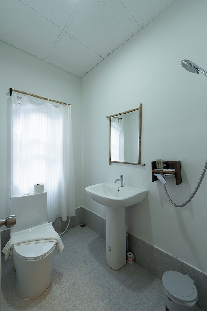Deluxe Room - Photo 6
