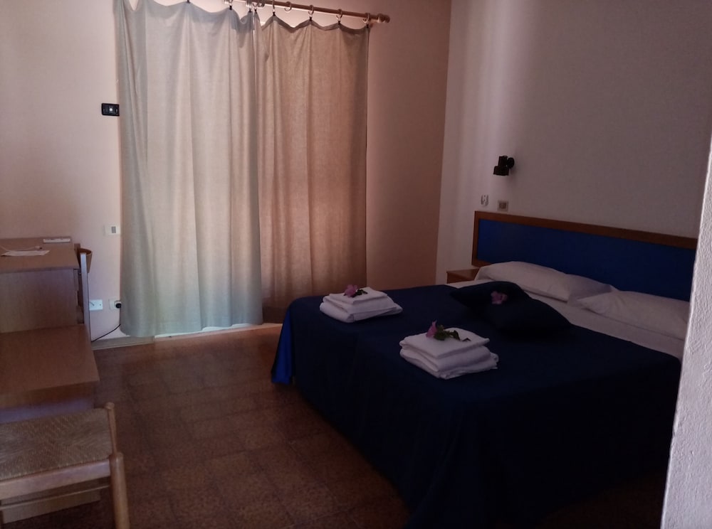 Standard Room photo 3