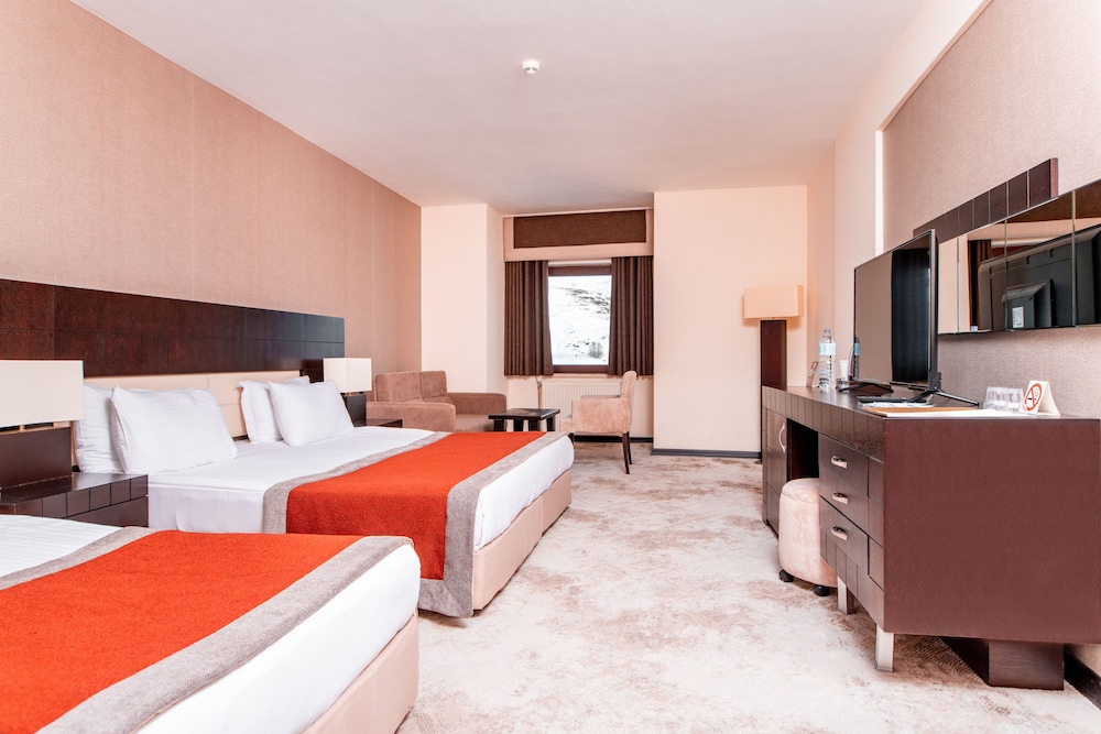 Deluxe Quadruple Room, Mountain View