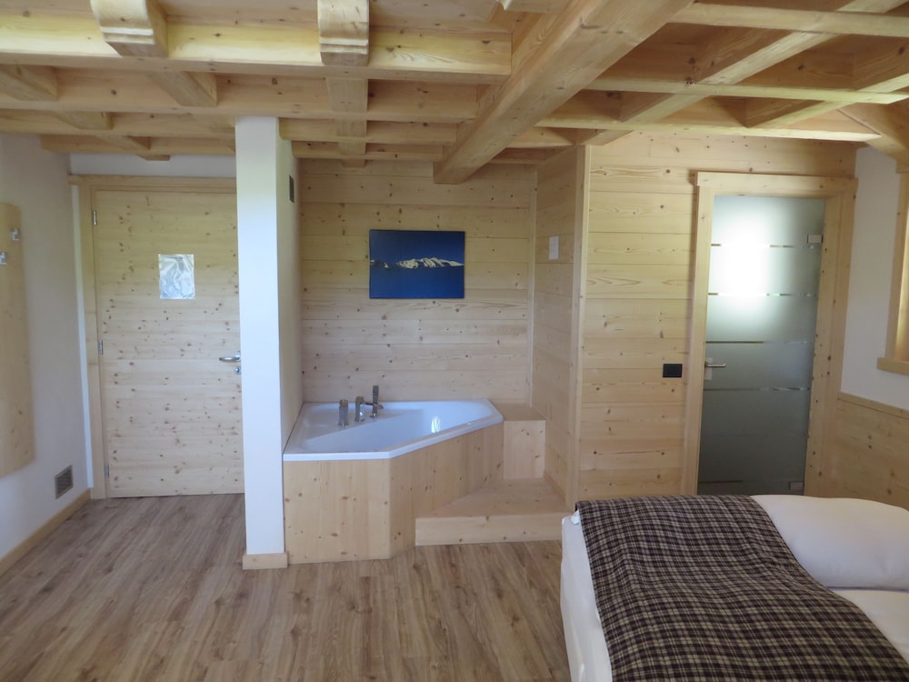 Studio Suite photo 3