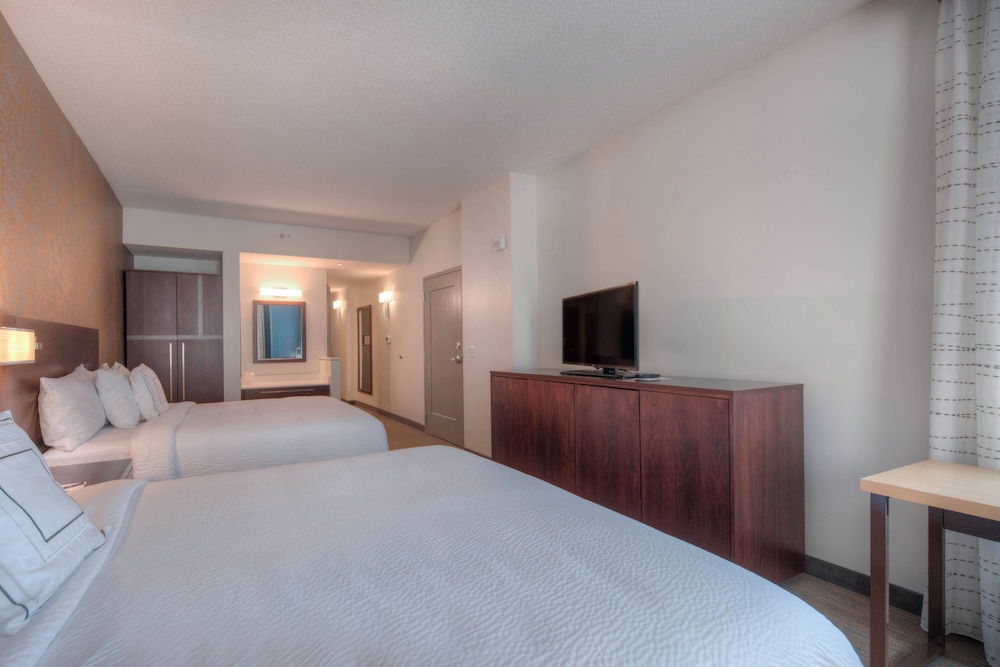Room, 2 Queen Beds photo 1