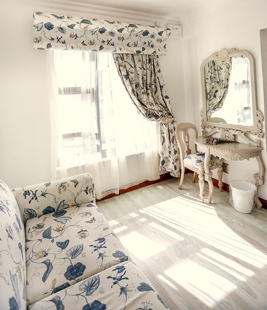 Standard Twin Room - Photo 4