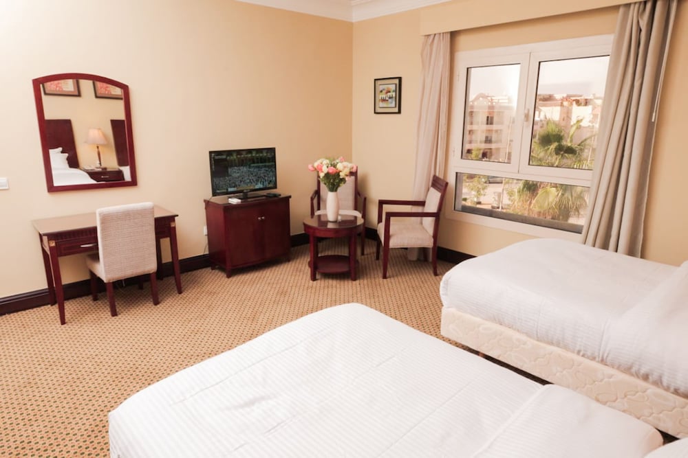 Deluxe Room - Photo 2