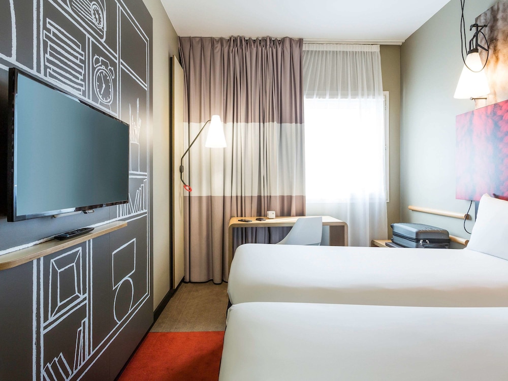 Standard Room, 2 Twin Beds - Photo 4
