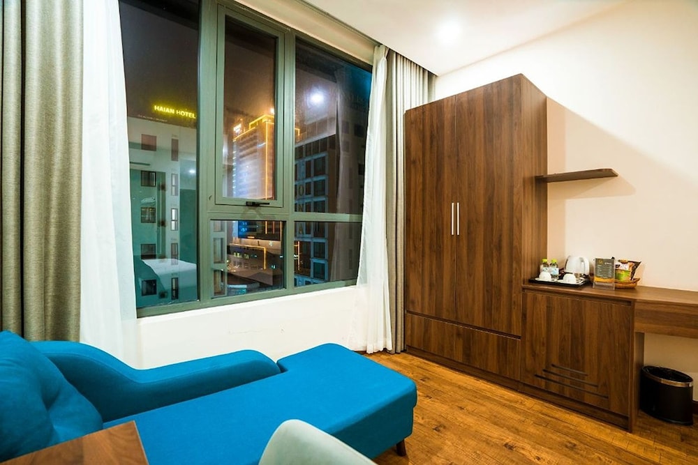 Deluxe Room, Partial Ocean View