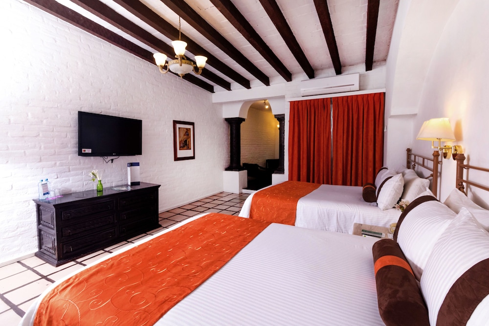 Standard Room, 2 Double Beds - Photo 7
