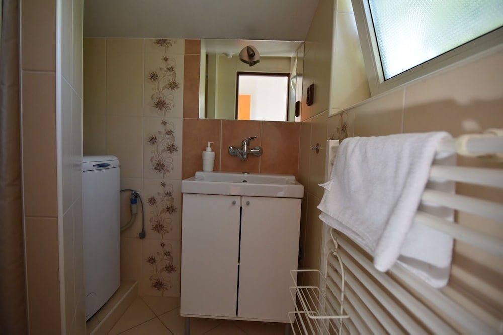 Apartment - Photo 2