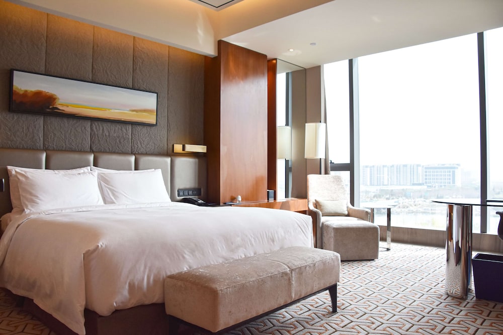Executive Room - Photo 5