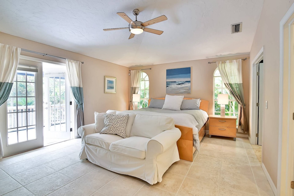 House (Siesta Key Home) photo 1