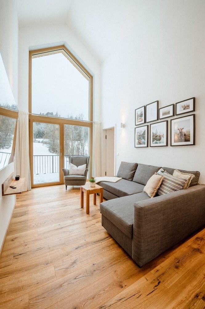 Premium Penthouse, 2 Bedrooms, Balcony, Mountain View photo 2