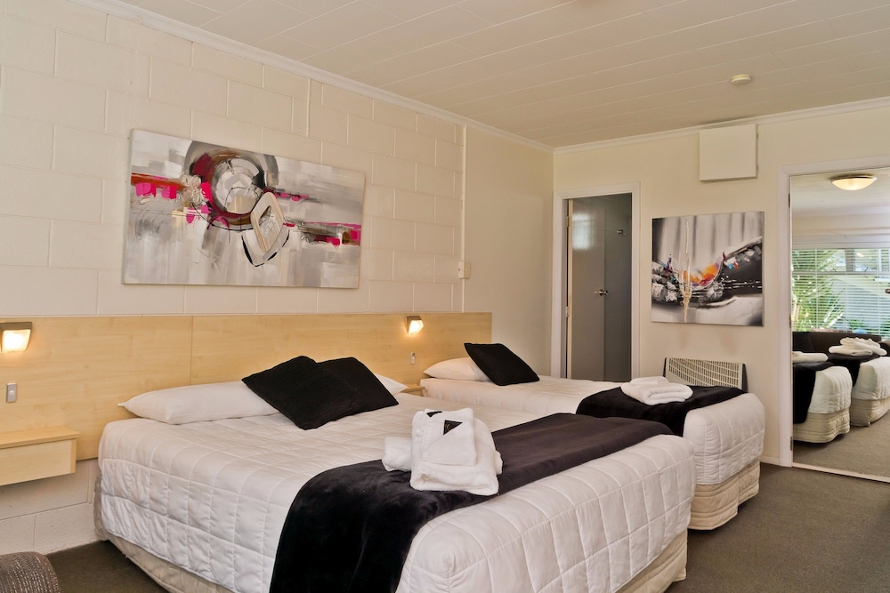 Executive Suite, Kitchen photo 2