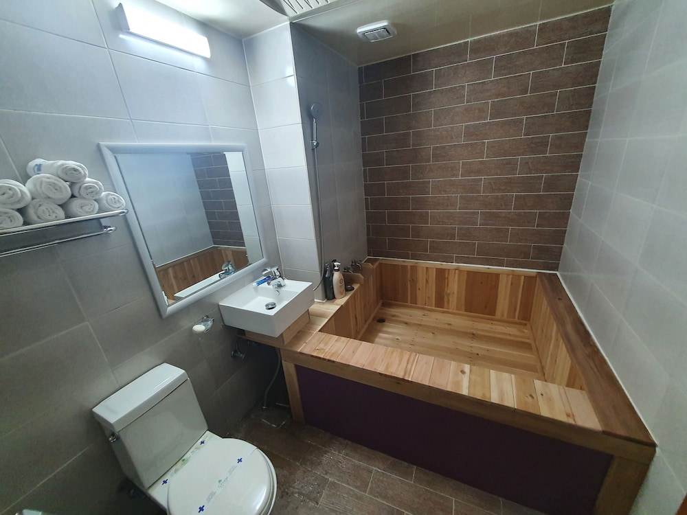 Hinoki Twin Room photo 2