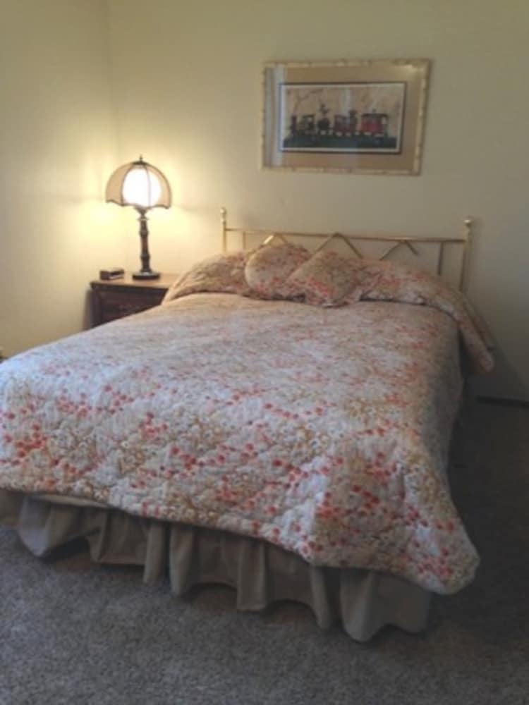 Condo, 2 Bedrooms, 2 Bathrooms photo 3