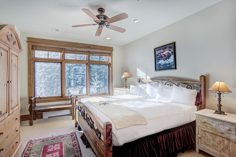 Premier Condo, 4 Bedrooms (Lone Eagle, 4 Bath) photo 2