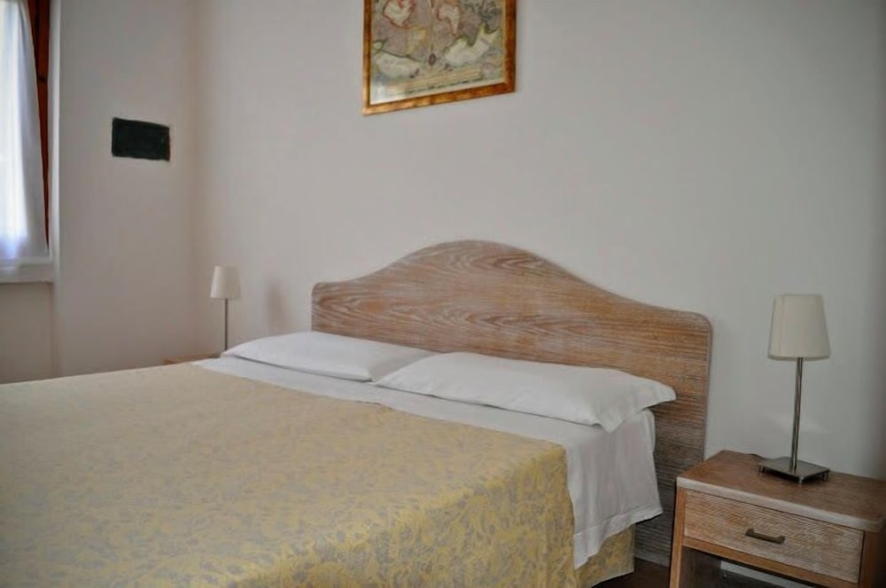 Economy Apartment, 1 Bedroom, Balcony (4 pax) photo 2
