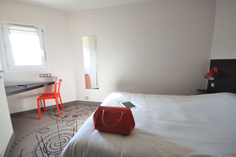 Standard Quadruple Room, 2 Double Beds photo 3
