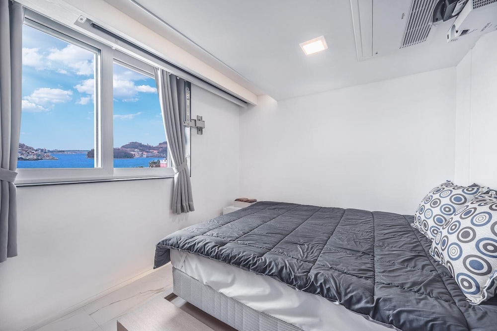 Basic Room, 1 Bedroom (502(Random)) - Photo 7