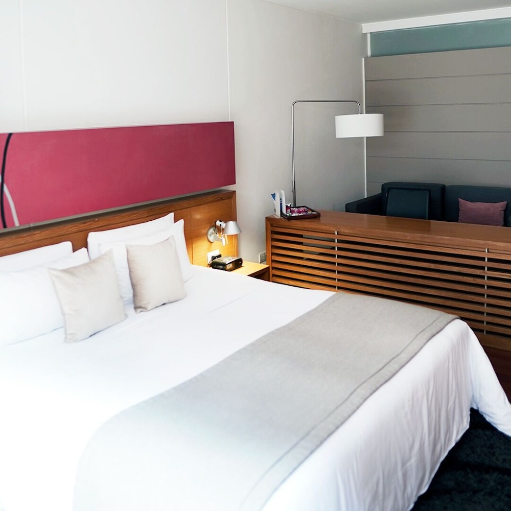 Standard Room, 1 Queen Bed - Photo 14