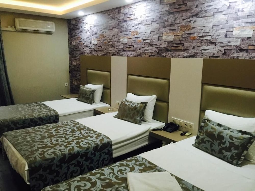 Basic Triple Room