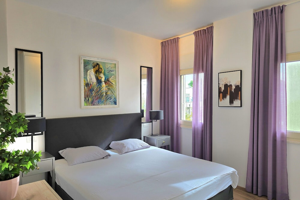 Family Apartment, Multiple Bedrooms, 2 Bathrooms (Perla Resort Holiday Homes)