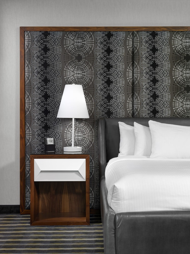 Luxury Room, 1 King Bed, Balcony - Photo 7