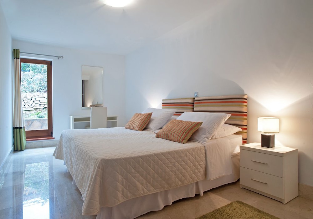 Apartment, 3 Bedrooms, Balcony, Sea View (1st floor) photo 3