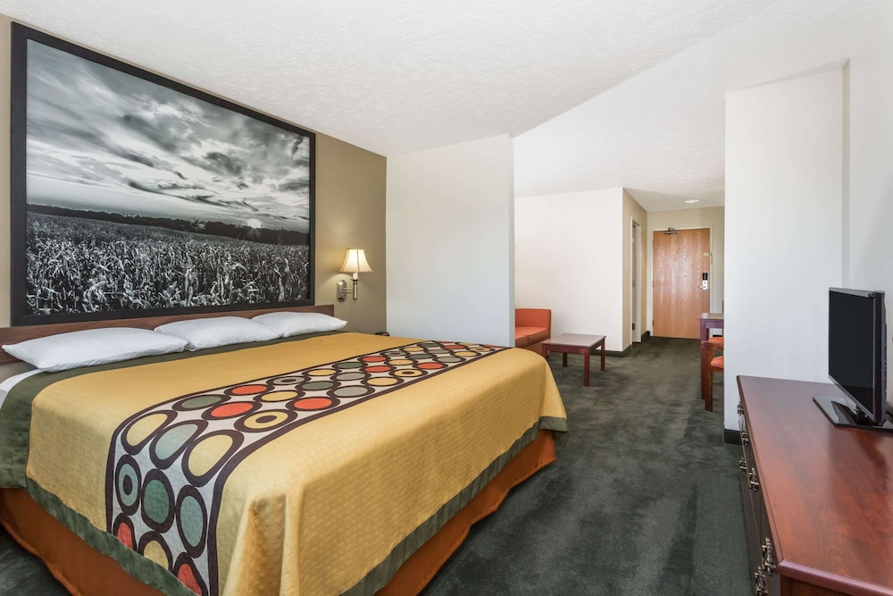 Studio Suite, 1 King Bed, Non Smoking - Photo 1