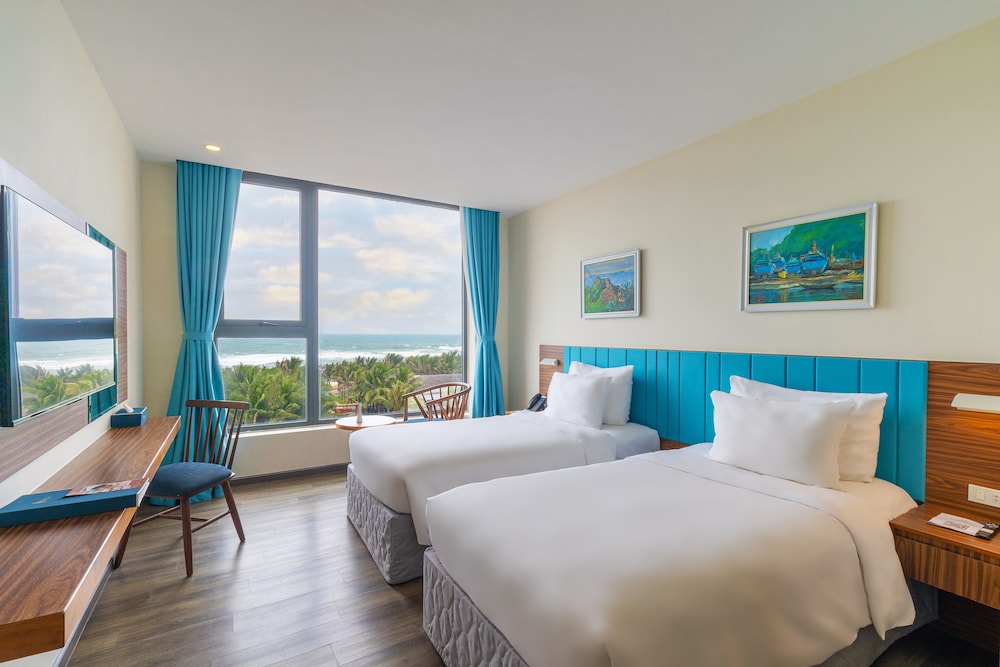 Deluxe Ocean View photo 3