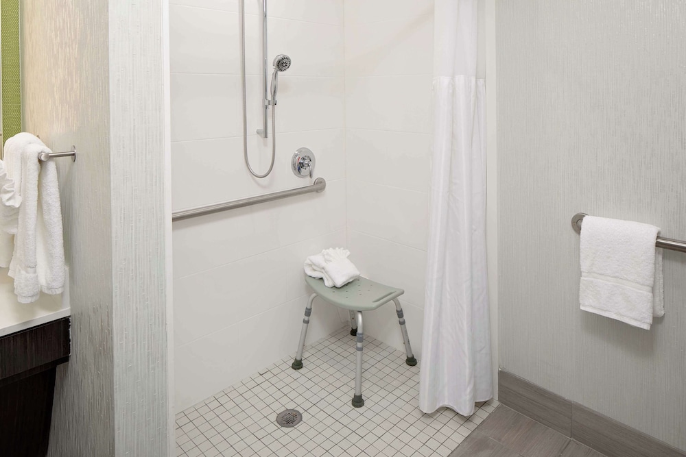 Room, Accessible photo 3