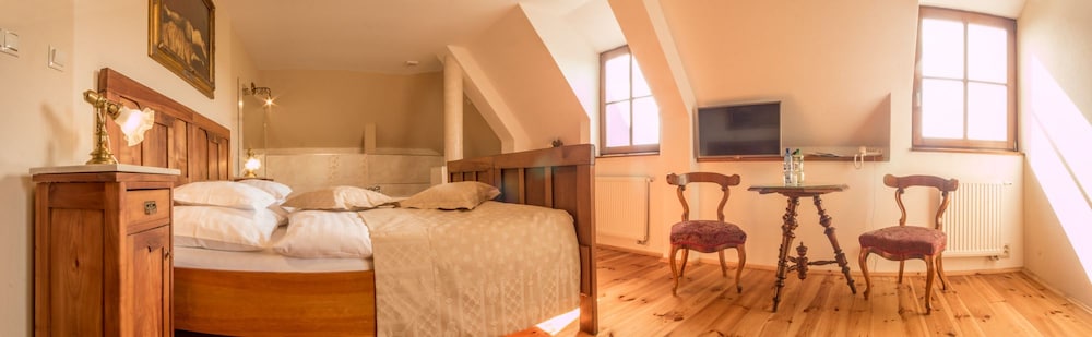 Honeymoon Double Room, Hot Tub