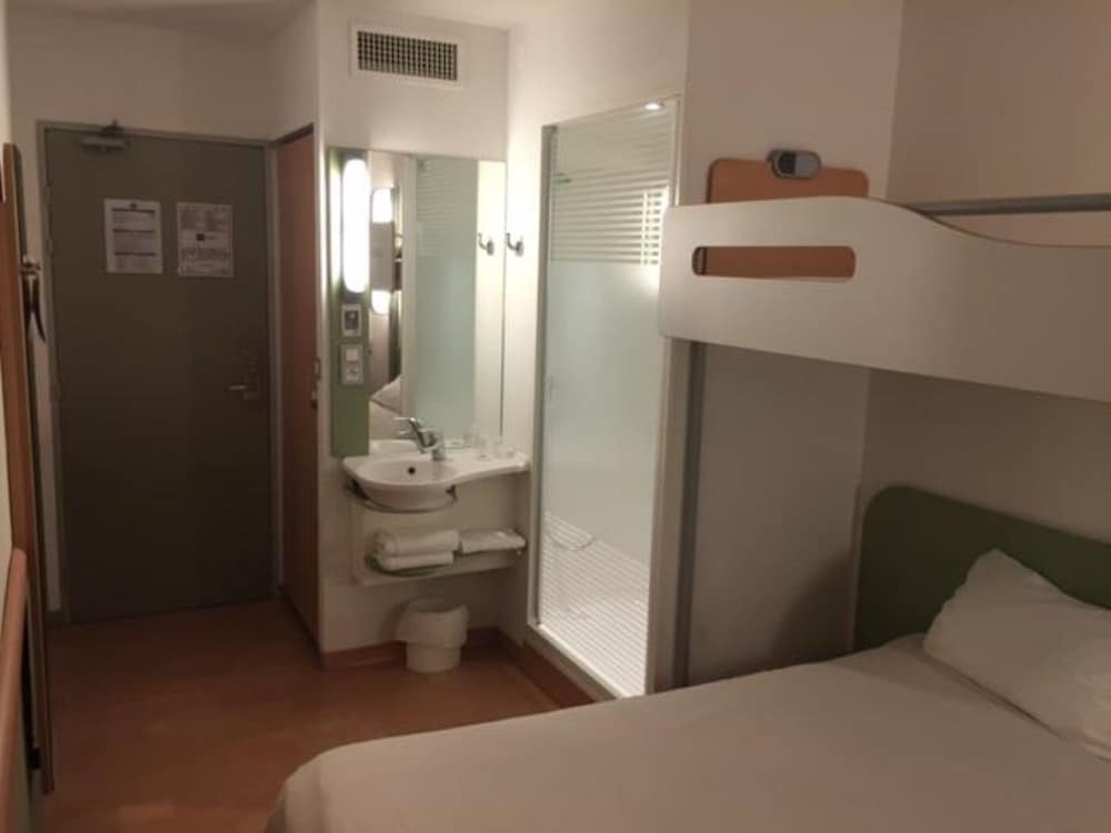 Triple Room, Multiple Beds photo 2
