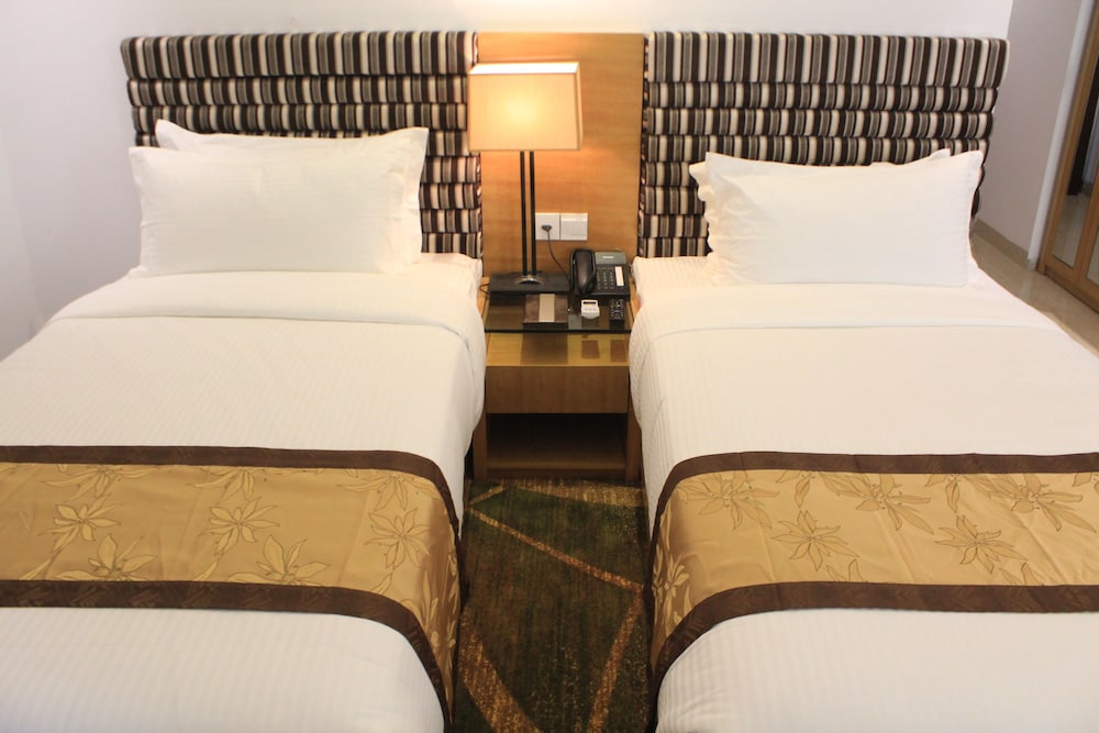 Premium Twin Room, Smoking, Private Bathroom photo 3