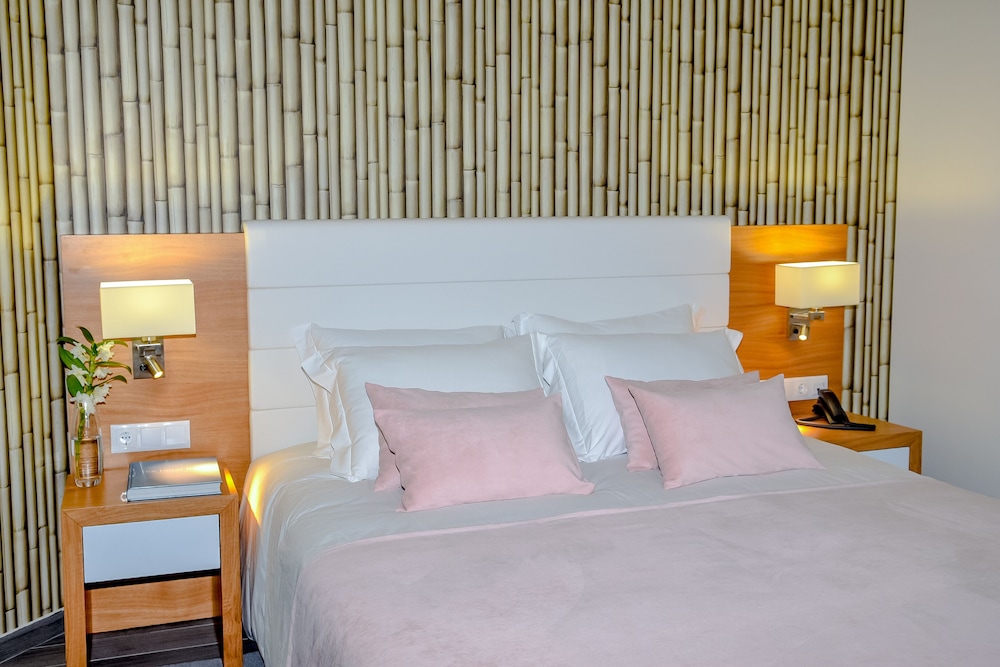 Standard Double or Twin Room, Pool View, Ground Floor (2) photo 1