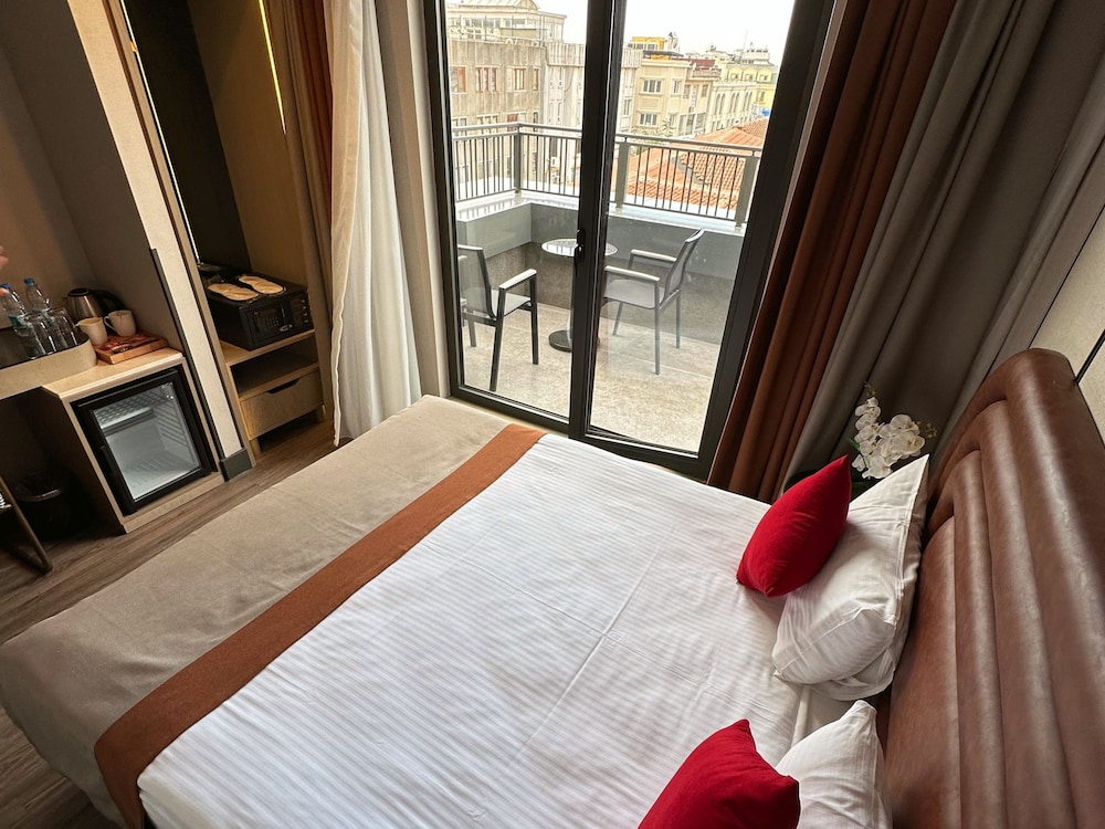 Deluxe Double Room, Balcony photo 3