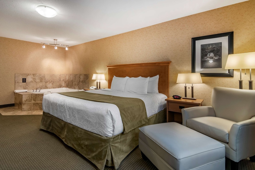 Suite, 1 King Bed, Non Smoking, Fireplace (with Sofabed) photo 2