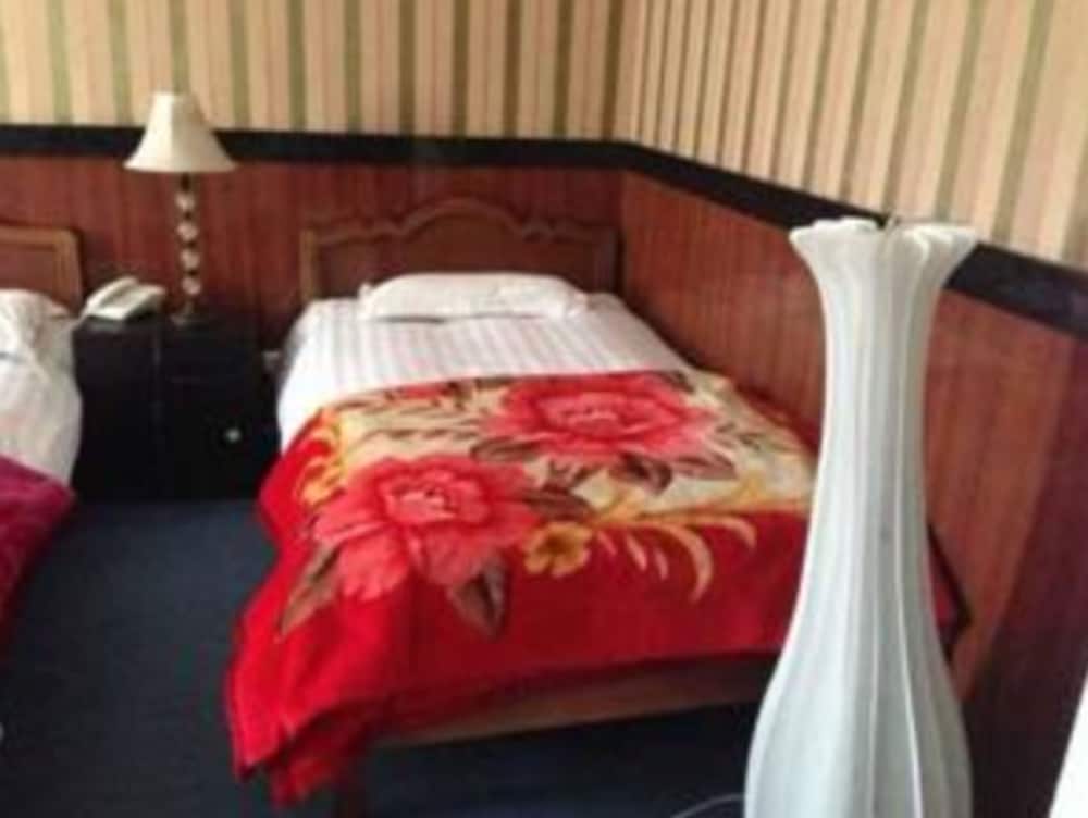 Double Room, Multiple Beds, Private Bathroom