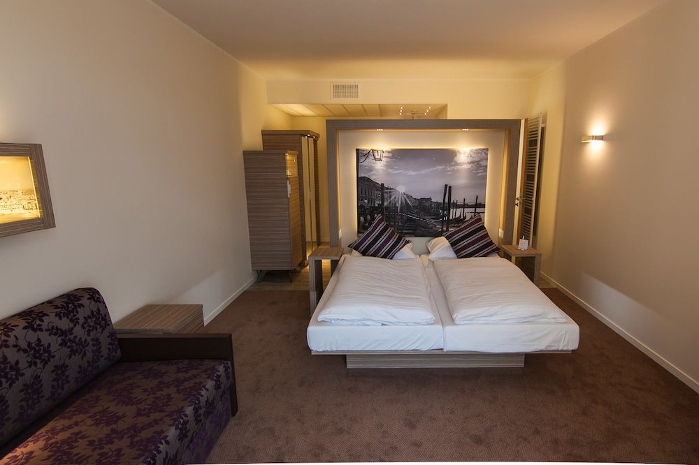Standard Double Room photo 3