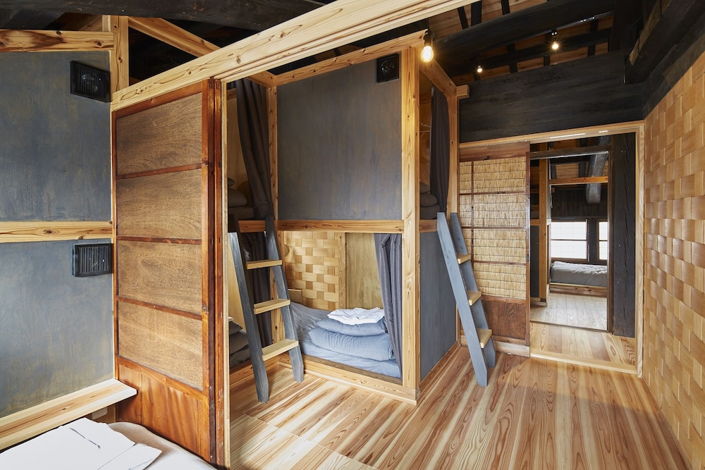 Shared Dormitory, Women only photo 1