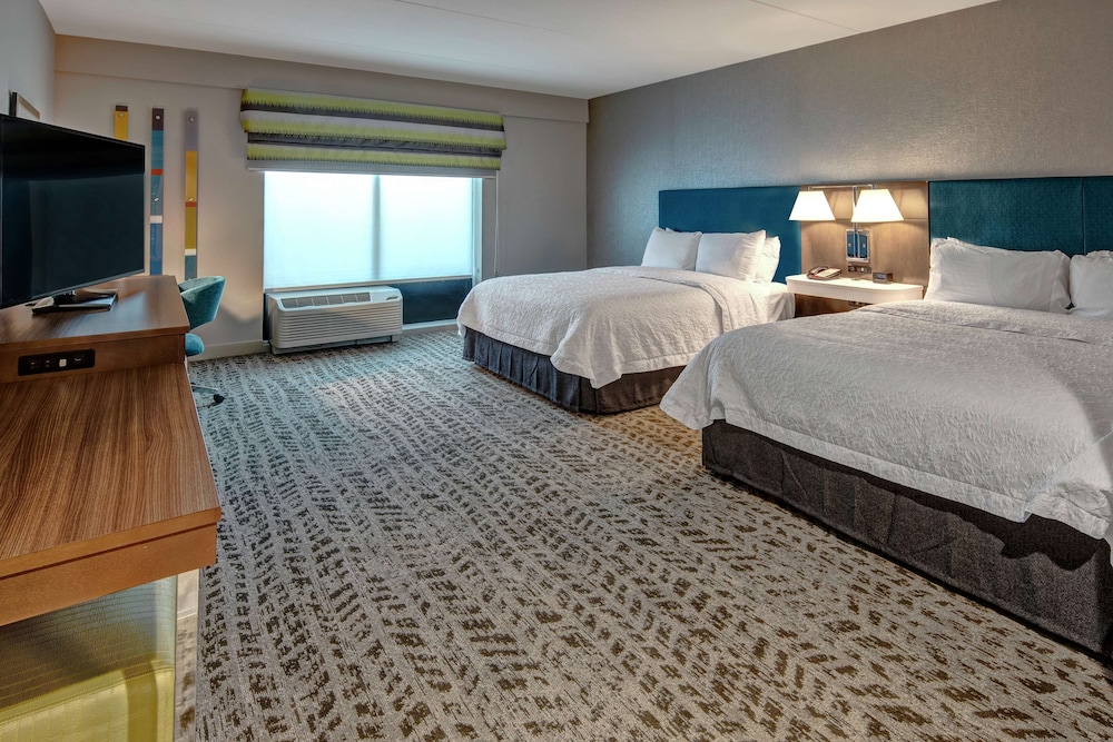 Room, 2 Queen Beds, Accessible, Bathtub photo 2