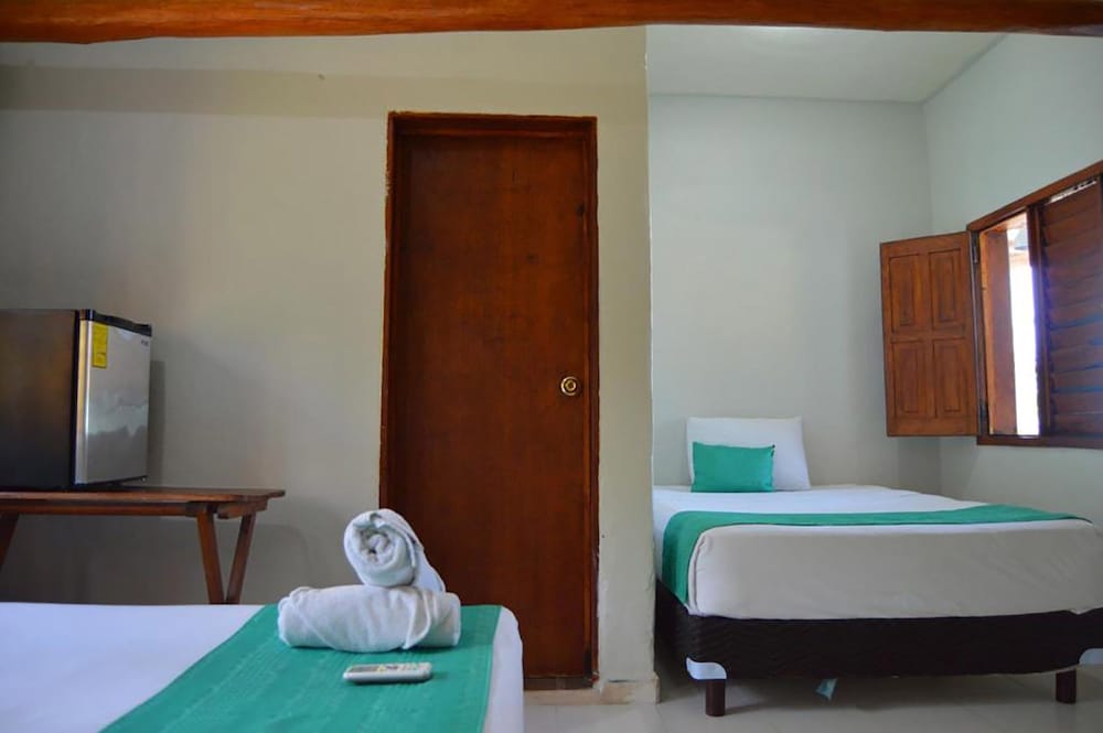 Standard Room, 2 Queen Beds photo 3
