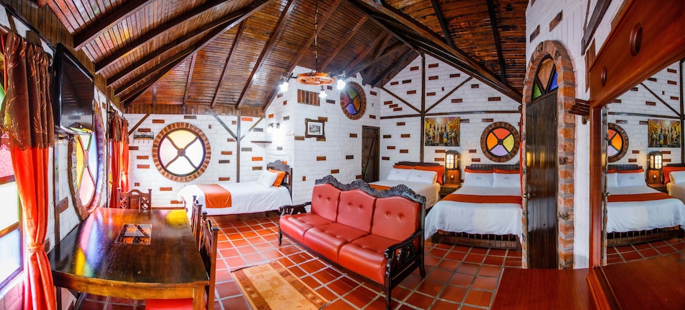 Superior Quadruple Room photo 3