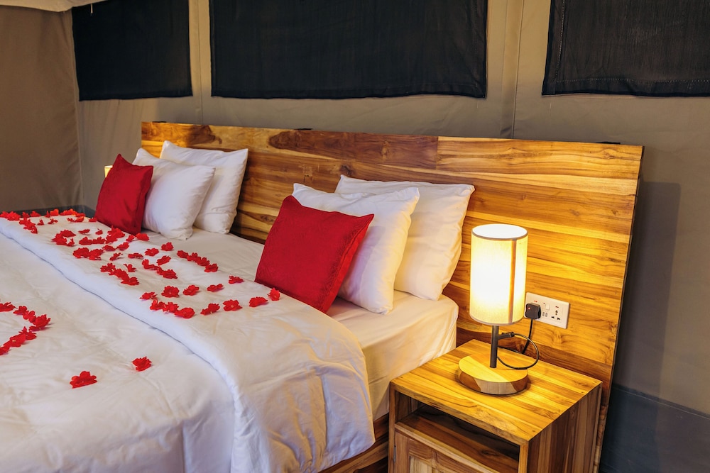 Luxury Double or Twin Room, Balcony, Park View