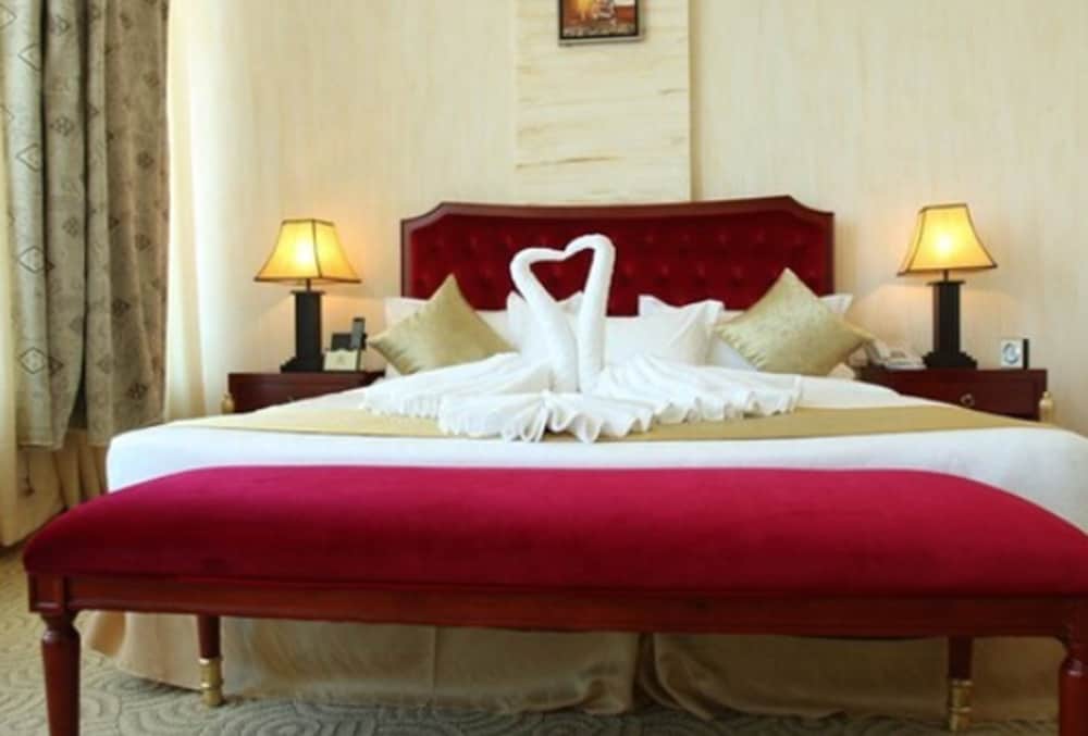 Deluxe Suite photo 1