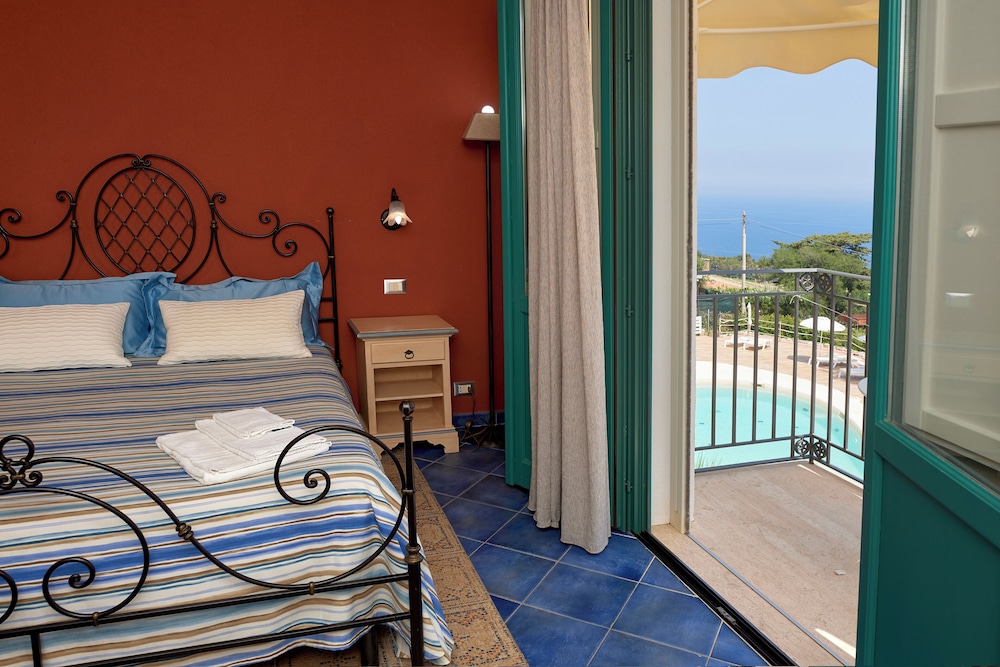 Executive Double Room, Sea View - Photo 1