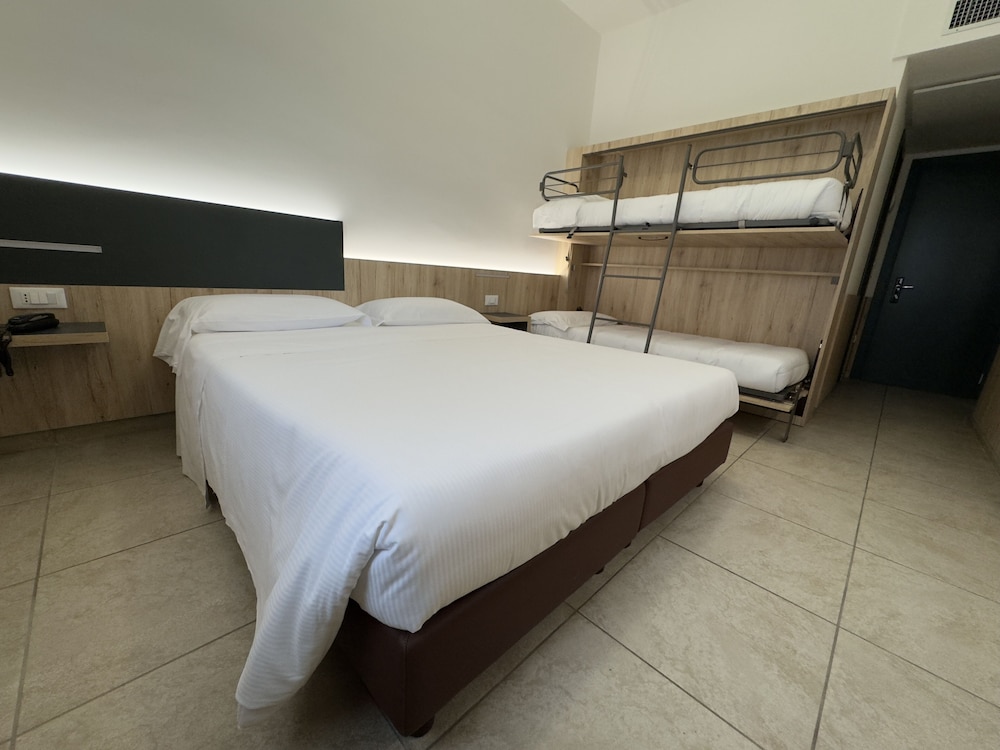Comfort Quadruple Room - Photo 4