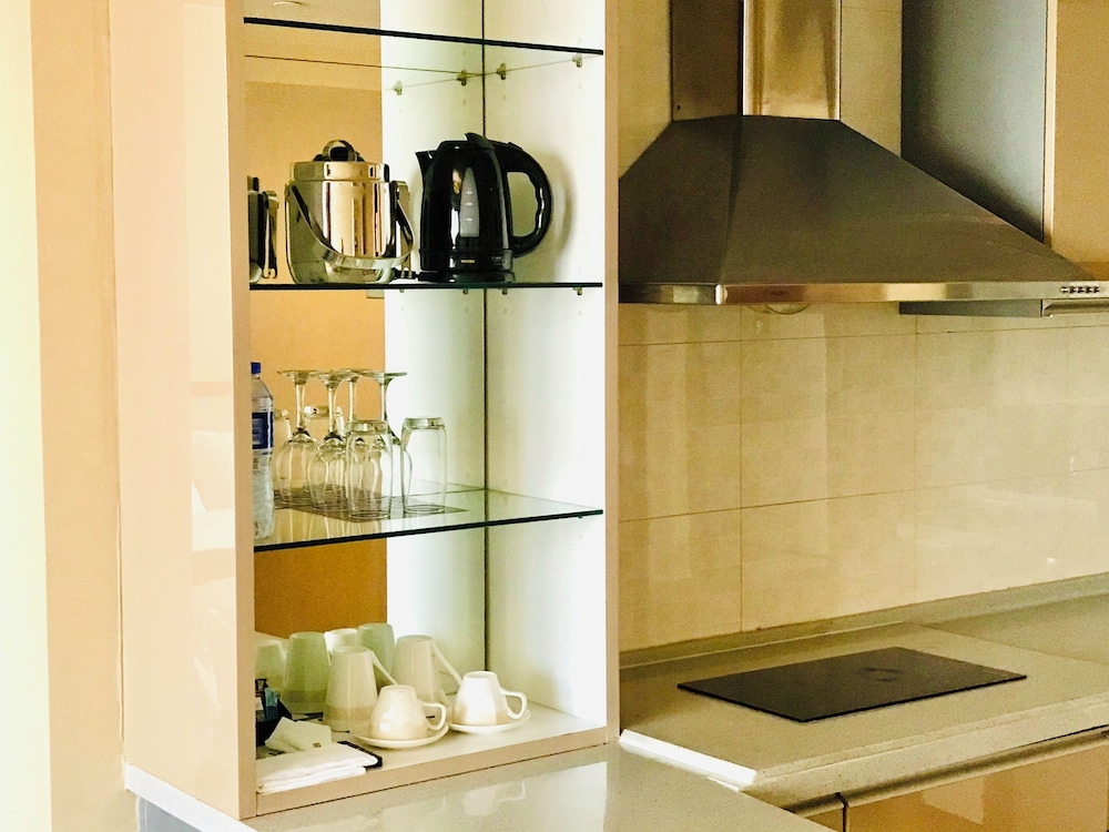 Basic Condo photo 3