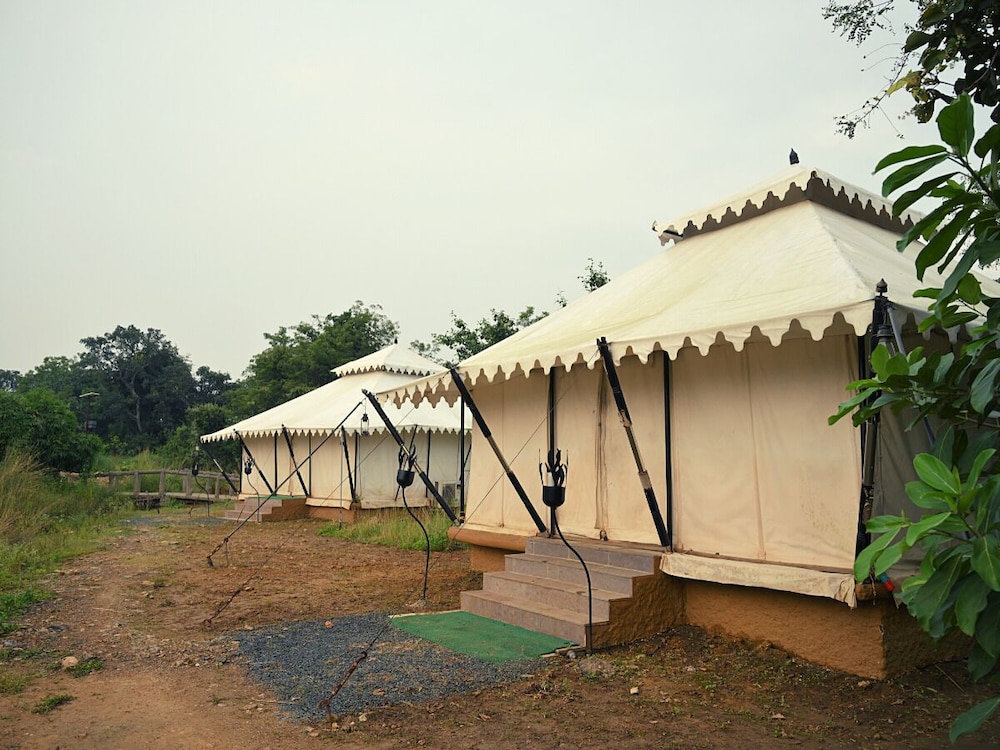 Royal Tent photo 2