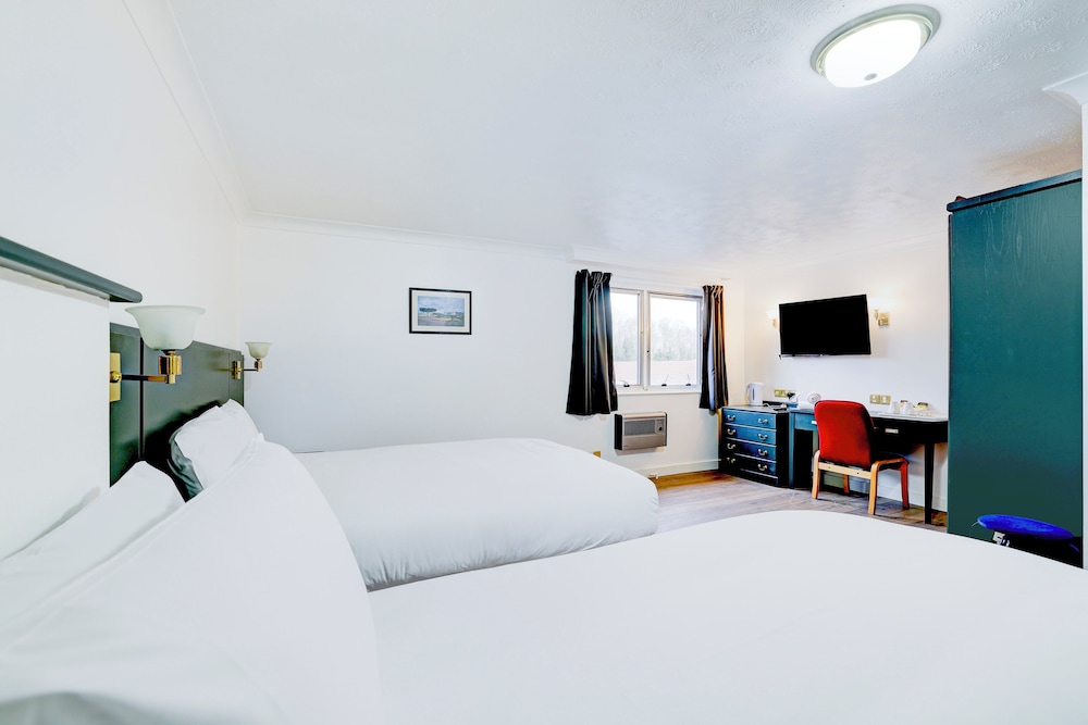 Family Room, Multiple Beds photo 3