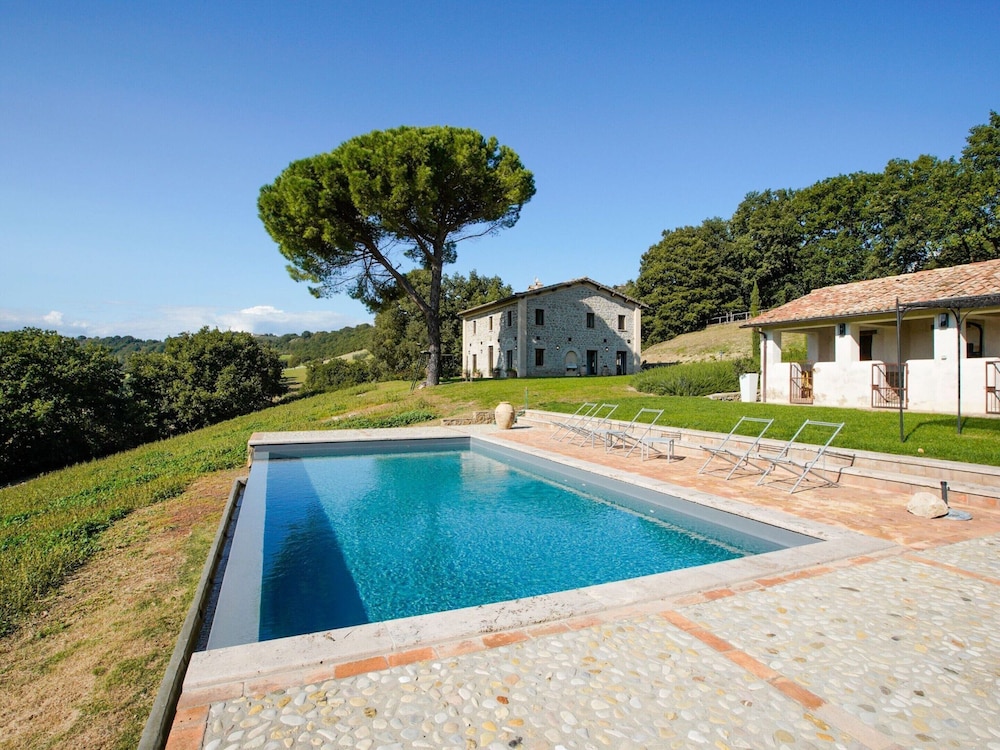 Villa photo 3