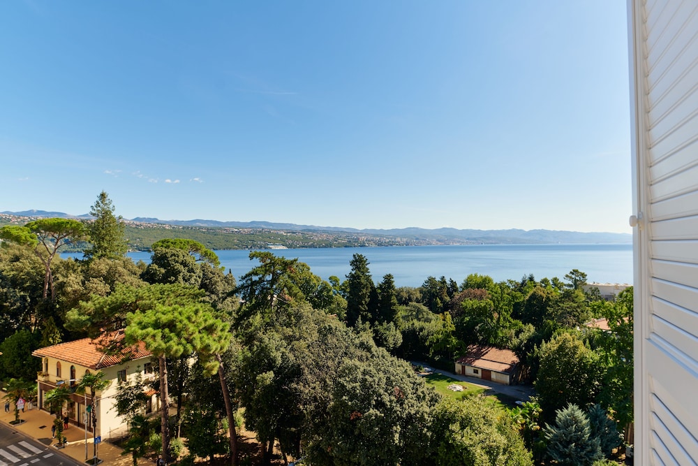 Family Triple Room, Sea View - Photo 5